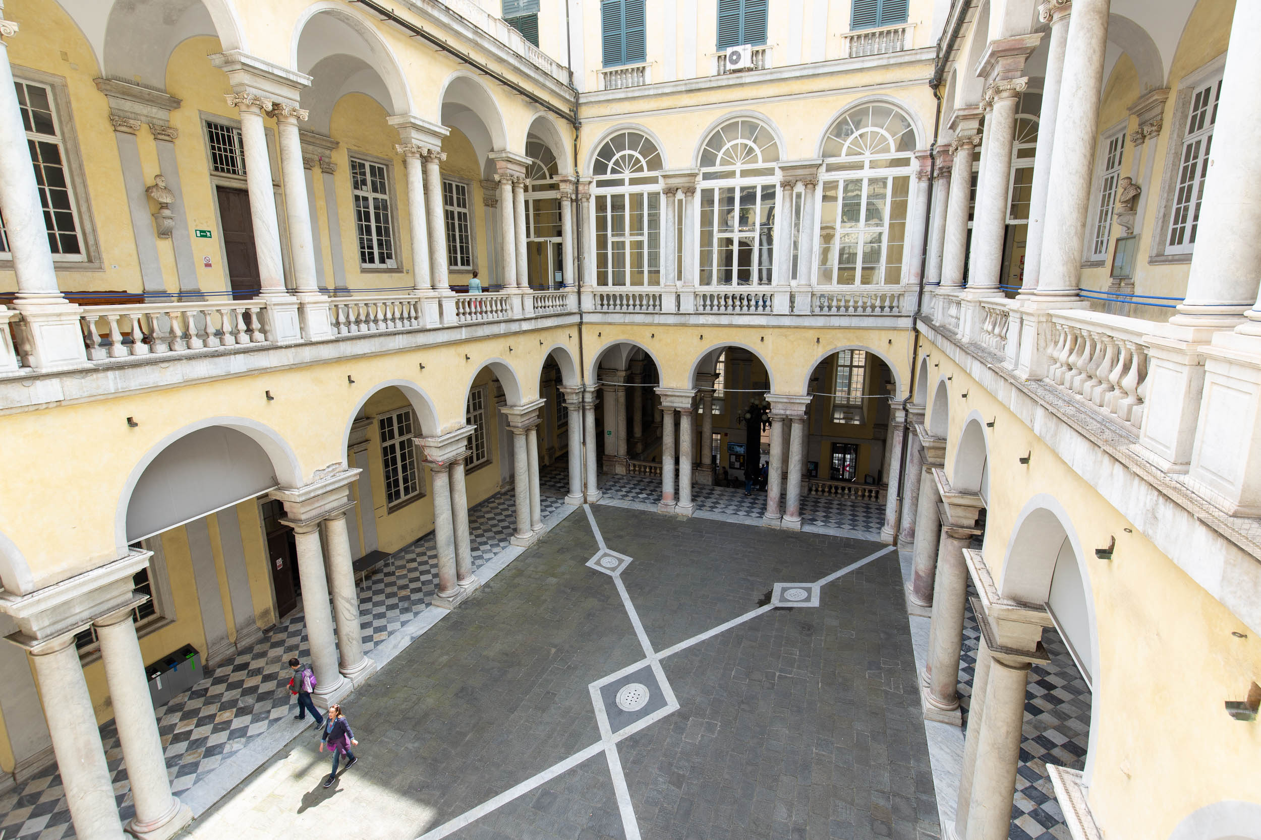 Palazzo Balbi Senarega - Via Balbi 5 - Corte